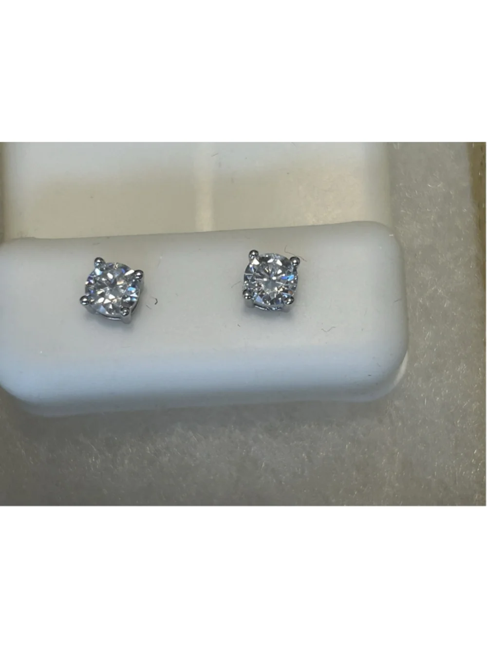 Moissanite Stud Earrings Silver Back 1.0 CT. Size RS 5.0mm Color D